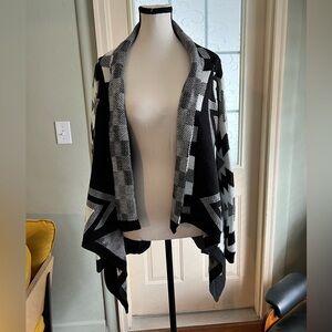 Srod Butterflies waterfall open cardigan in black and white geometric design. L